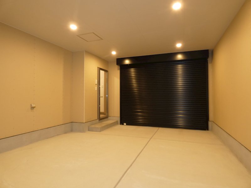 赤山BASE 屋内ガレージ