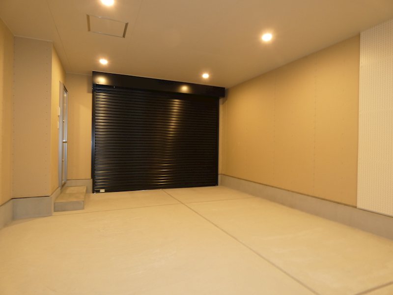 赤山BASE 屋内ガレージ