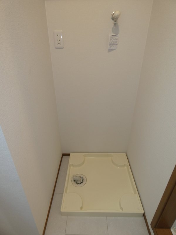 赤山BASE 室内洗濯機置き場