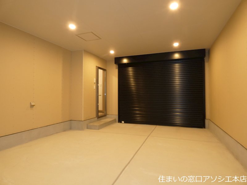赤山BASE 屋内ガレージ
